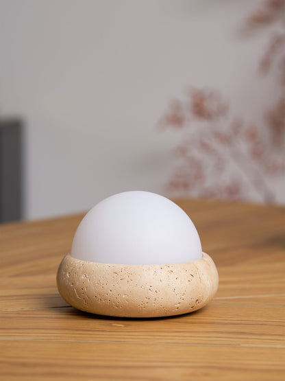 Lámpara de mesa wabi-sabi de travertino Orlando