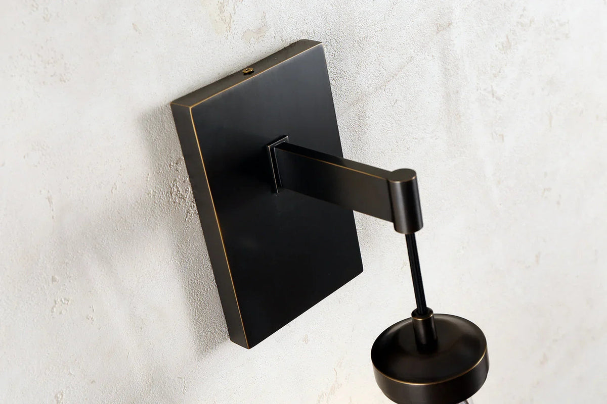 Lámpara de pared de vidrio en forma de lágrima