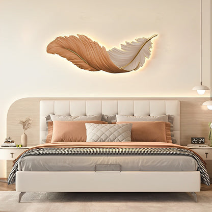 Lámpara de pared LED con diseño de pluma esculpida