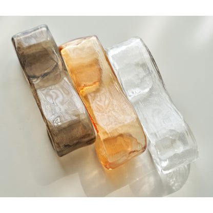 Lámpara de techo de vidrio con diseño escalonado inspirado en el hielo