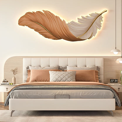 Lámpara de pared LED con diseño de pluma esculpida