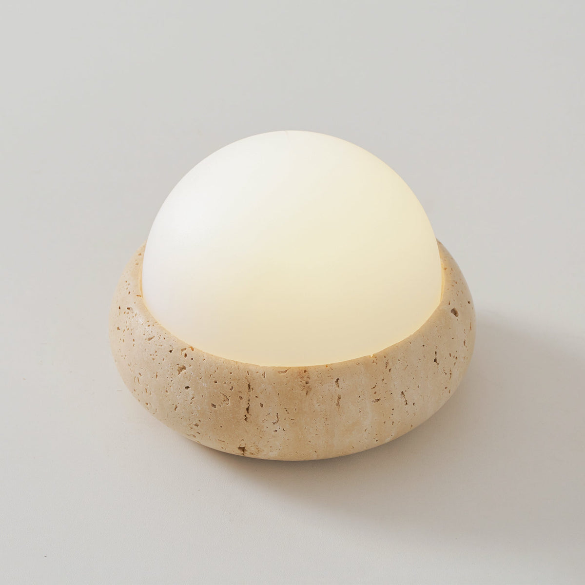 Lámpara de mesa wabi-sabi de travertino Orlando