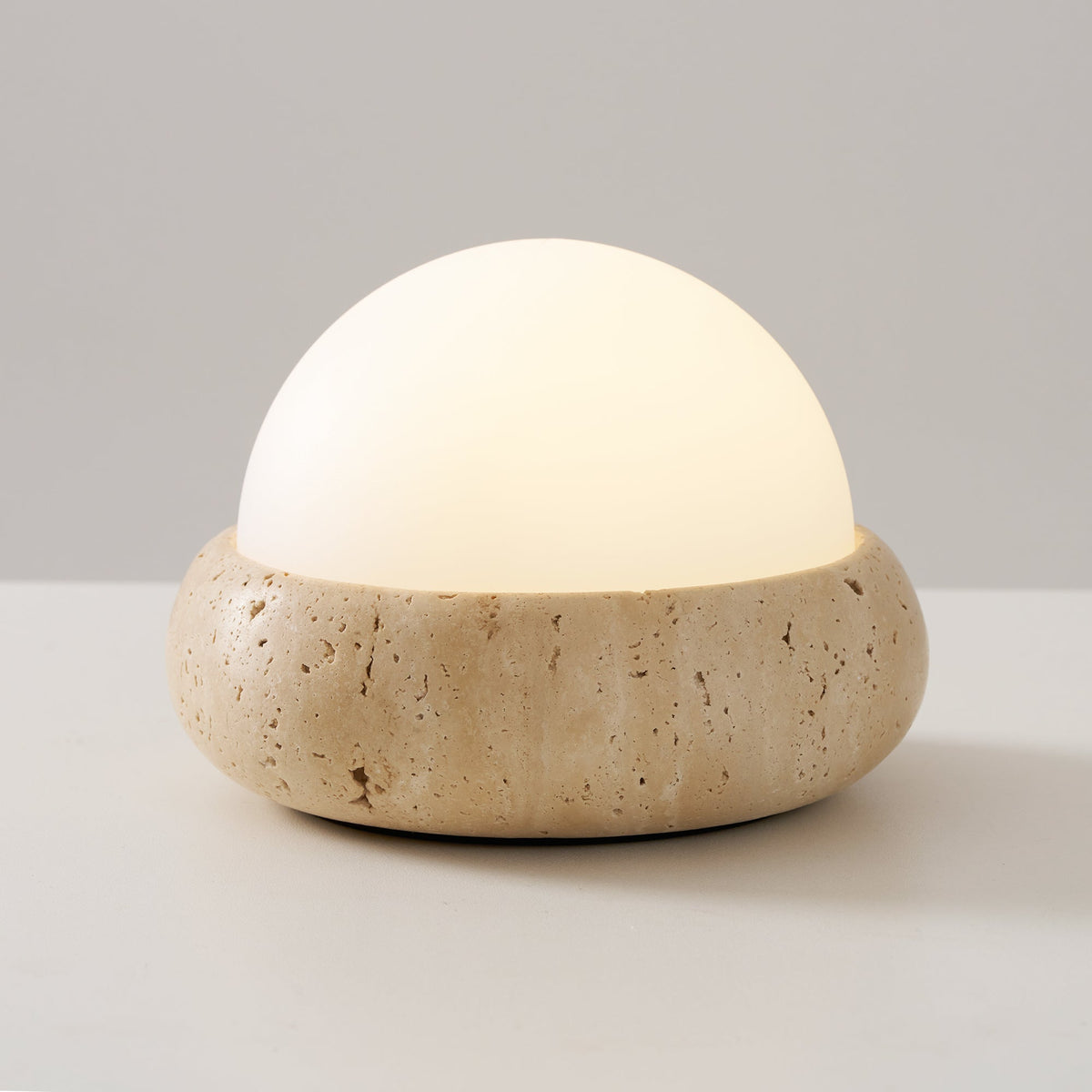 Lámpara de mesa wabi-sabi de travertino Orlando
