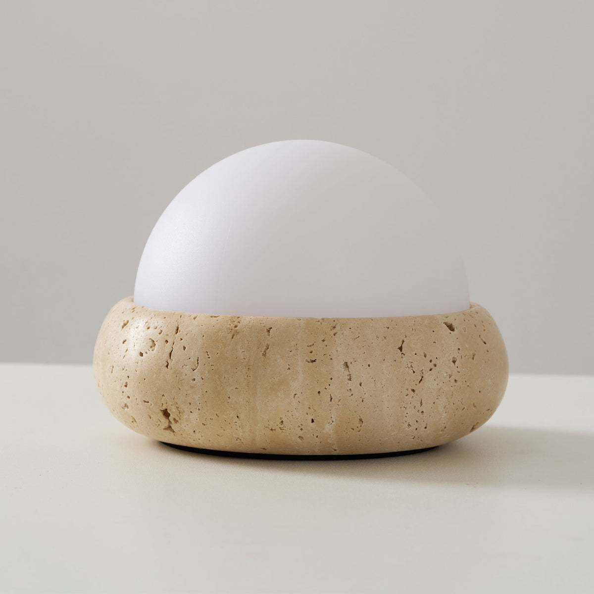 Lámpara de mesa wabi-sabi de travertino Orlando
