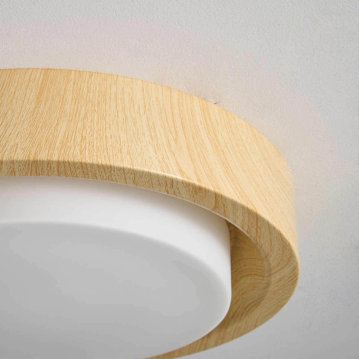 Lámpara de techo redonda de madera y vidrio