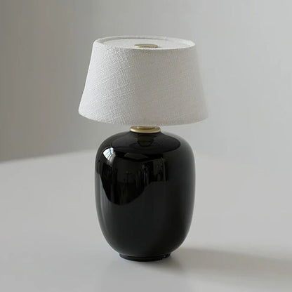 Lámpara de mesa escandinava de cerámica Halvorn