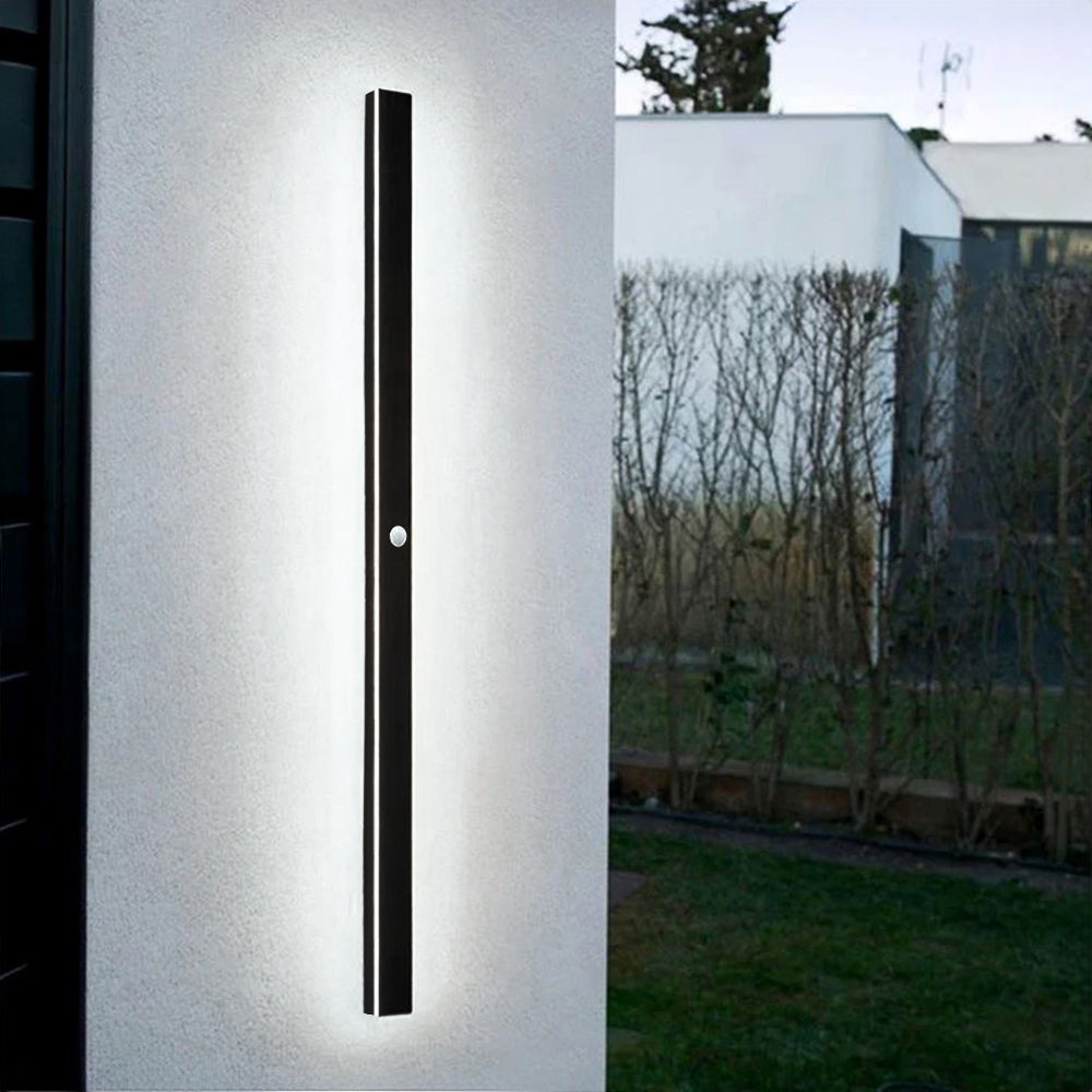 Aplique de pared exterior Veldrin minimalista y delgado de metal negro