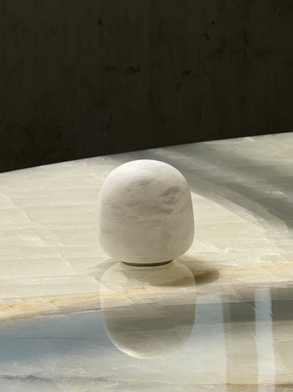 Lámpara de mesa minimalista de alabastro Alvane