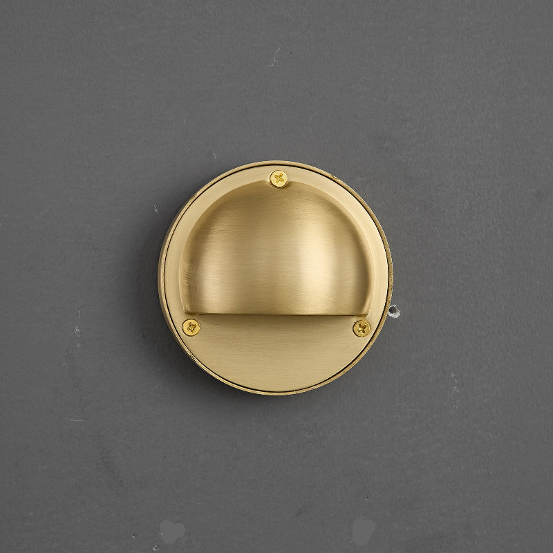 Aplique de pared compacto de latón