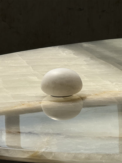 Lámpara de mesa minimalista de alabastro Alvane