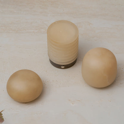 Lámpara de mesa minimalista de alabastro Alvane