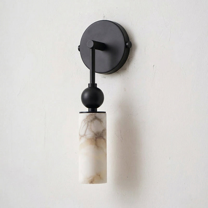 Lámpara de pared con columna de alabastro