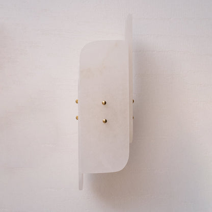 Aplique de pared escultórico de alabastro