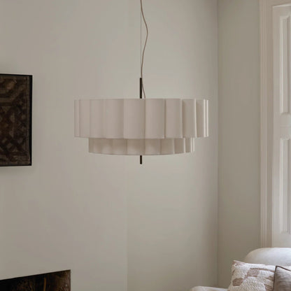 Lámpara colgante grande con borde ondulado