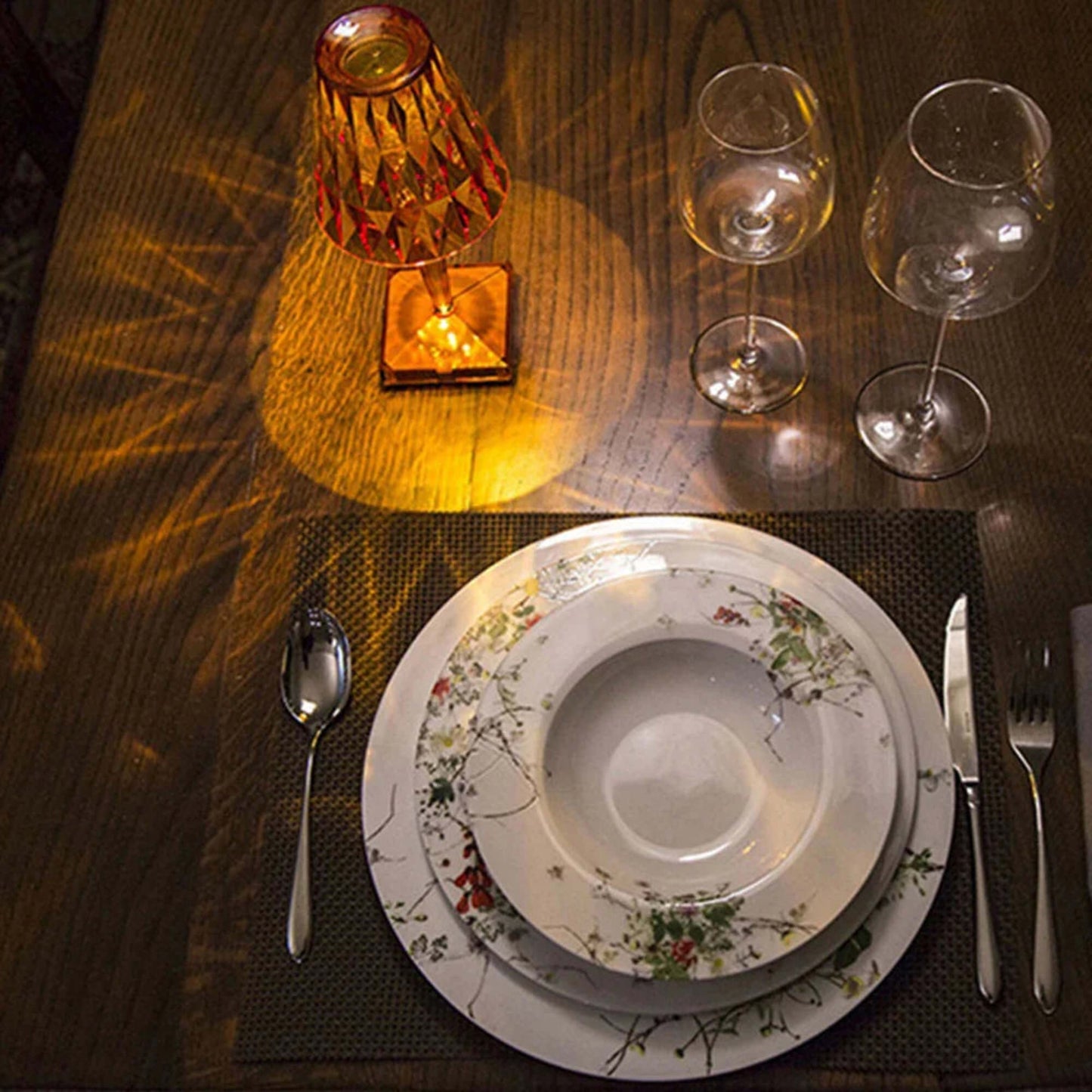 Lámpara de mesa LED con aspecto de cristal