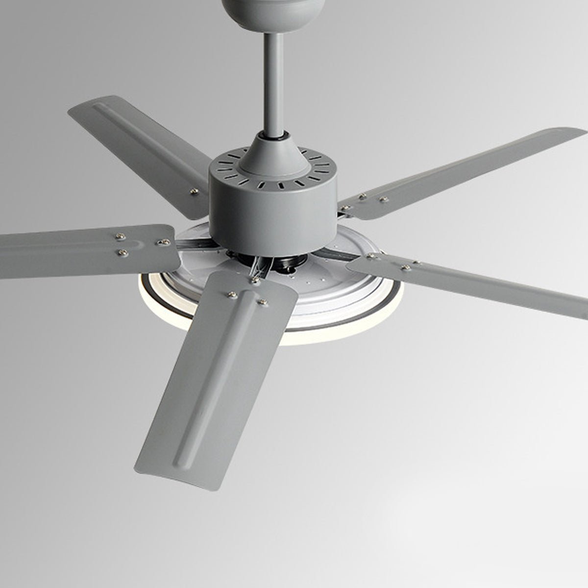 Ventilador de techo moderno con luz LED y 5 aspas