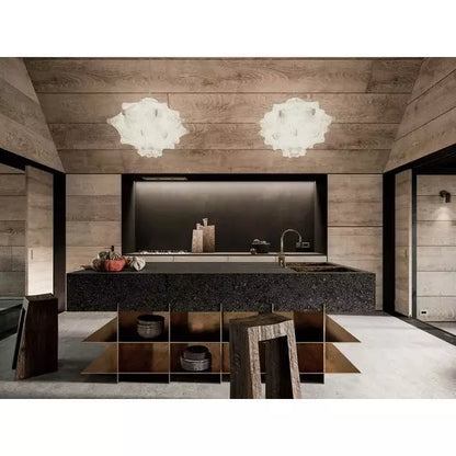 Lámpara colgante en forma de capullo escultórico